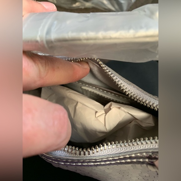 Nicole Miller Silver Sequin Small Faux Leather Purse NWT 🌴 - Picture 4 of 11